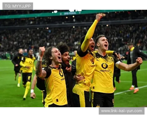 德甲多特外线连环推进,对手防线频繁被撕开