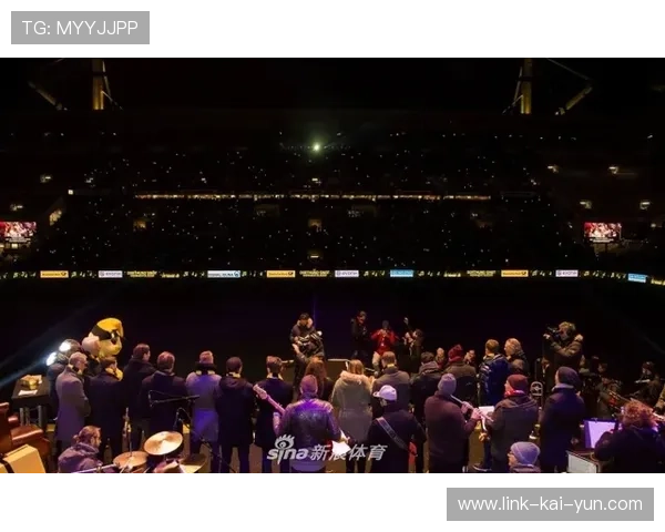 欧冠激战夜，球迷的应援歌曲震撼全场，欧冠歌曲 think about you