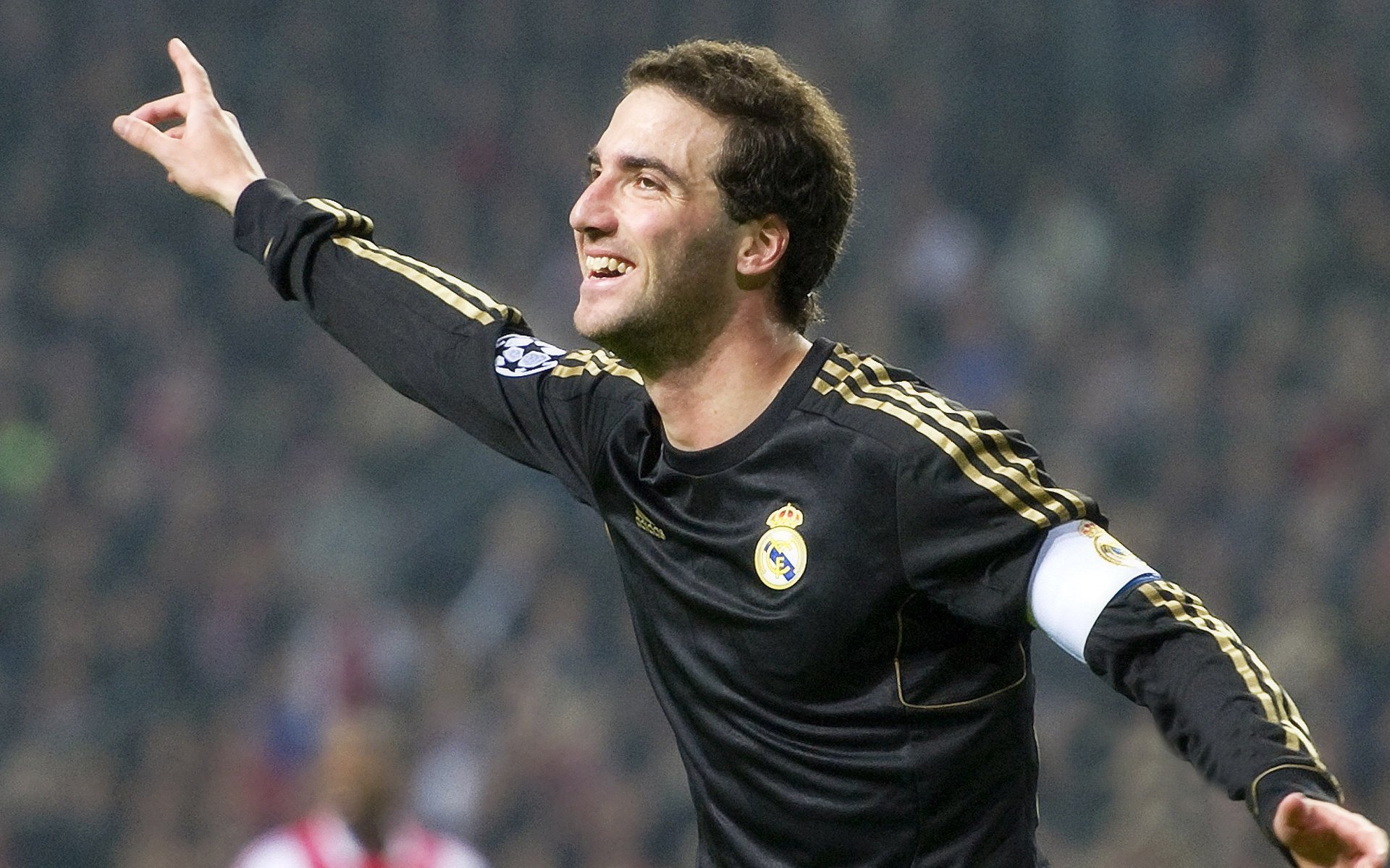 体育赛事多元化发展路径，从体育赛事层面论述如何促进体育产业高质量发展